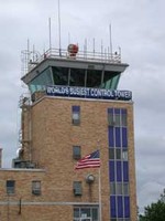Airventure2005_osh_tower_3